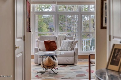 Lakeside views! 3,000 sq/ft of comfortable living space with 2 - photo 7