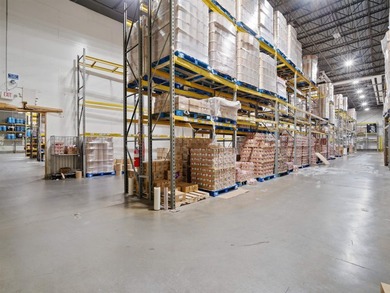 8.27 Acre Property - 101,943 SF Distribution Warehouse. Yard - photo 11