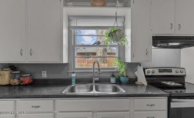 MOTIVATED SELLER! Price reduced - all reasonable offers - photo 11