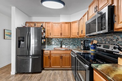 Charming 3 bedroom, 2 bath main house with an attached 1 - photo 12