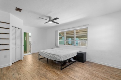 Charming 3 bedroom, 2 bath main house with an attached 1 - photo 13