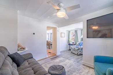 This is the one buyers are constantly searching for and rarely - photo 15
