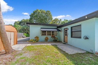 Charming 3 bedroom, 2 bath main house with an attached 1 - photo 16