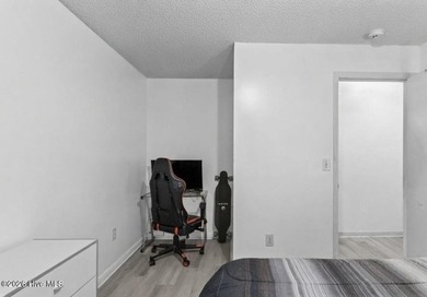 MOTIVATED SELLER! Price reduced - all reasonable offers - photo 18