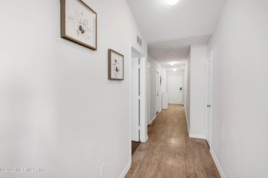 Welcome to this charming 4-bedroom, 2-bathroom home offering - photo 18