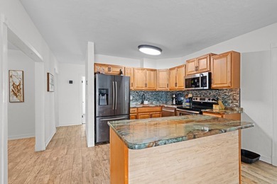 Charming 3 bedroom, 2 bath main house with an attached 1 - photo 18