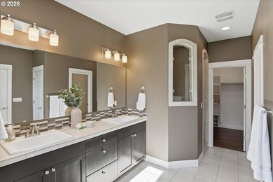 Beautifully appointed Pacific Lifestyle home featuring 3 - photo 27
