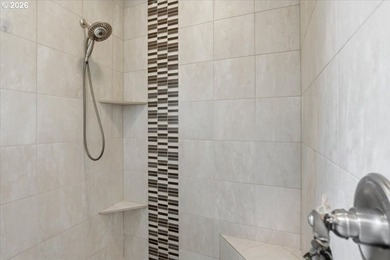 Beautifully appointed Pacific Lifestyle home featuring 3 - photo 28