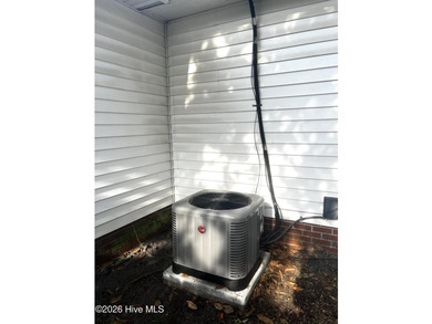 MOTIVATED SELLER! Price reduced - all reasonable offers - photo 30