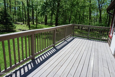 LARGE LOG HOME NESTLED IN A HIGHLY DESIRABLE COMMUNITY JUST - photo 33