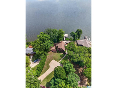 Experience refined lakefront living in this exceptional log - photo 42