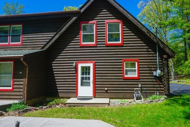 LARGE LOG HOME NESTLED IN A HIGHLY DESIRABLE COMMUNITY JUST - photo 43
