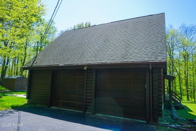 LARGE LOG HOME NESTLED IN A HIGHLY DESIRABLE COMMUNITY JUST - photo 44