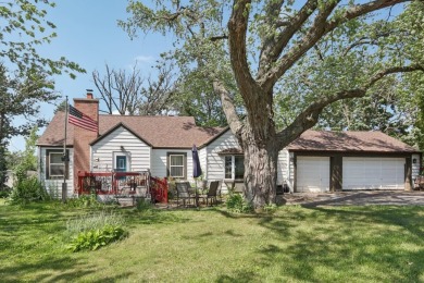 Lake Home For Sale in Wonder Lake, Illinois