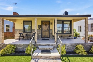 RARE 500 Sq Ft PRIMARY SUITE! Price Improvement! Refreshed and - photo 2