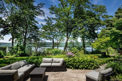 Exciting Exclusive 2 Bedroom, 2 Bathroom! Spectacular apartment - photo 2