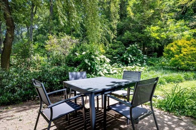 Exciting Exclusive 2 Bedroom, 2 Bathroom! Spectacular apartment - photo 3