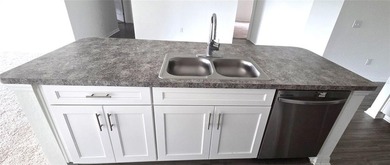 This 4 year young, Southern Homes built 4-bedroom, 2-bathroom - photo 14