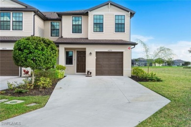 Lake Townhome/Townhouse For Sale in Fort Myers, Florida