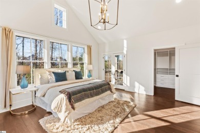 The Woodland Oak is a beautiful 3 story retreat tucked away in