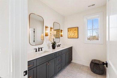 The Woodland Oak is a beautiful 3 story retreat tucked away in