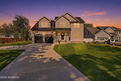 Welcome to this stunning new construction home in the Mapletree - photo 3