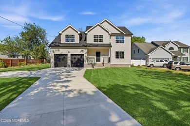 Welcome to this stunning new construction home in the Mapletree - photo 4