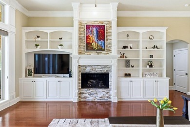 Meticulously maintained, custom-built masterpiece nestled on - photo 6