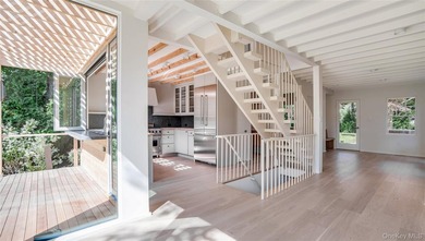 Enchanting Modern Beach House This enchanting 1930s cottage has - photo 6