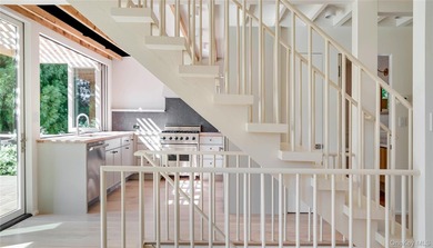 Enchanting Modern Beach House This enchanting 1930s cottage has - photo 10