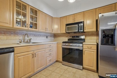 Stunning 1-Bedroom Co-op with Hudson River & GWB Views Welcome