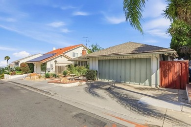 Perched at the top of the hill in Del Cerro, this single-story 4 - photo 4