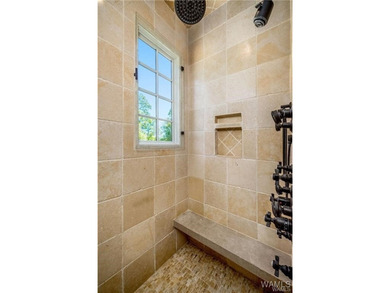 Serene, private, and designed to capture the beauty of Lake - photo 31
