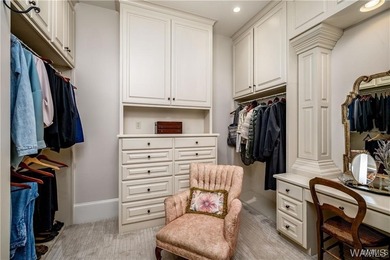 Serene, private, and designed to capture the beauty of Lake - photo 32