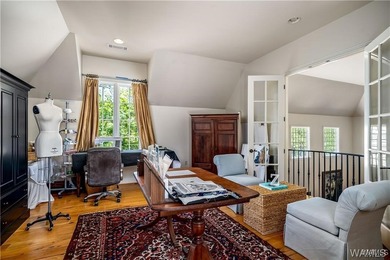 Serene, private, and designed to capture the beauty of Lake - photo 34