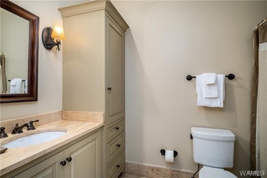 Serene, private, and designed to capture the beauty of Lake - photo 38