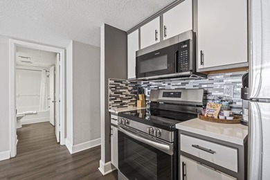 Completely remodeled from top to bottom at the end of 2023, this - photo 9