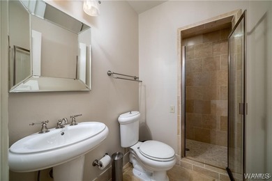 Serene, private, and designed to capture the beauty of Lake - photo 45