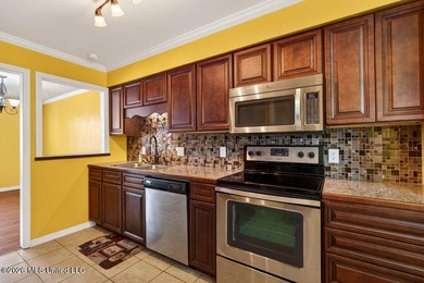 Welcome to 928 Courthouse Rd., Unit 22 in Gulfport! This - photo 15