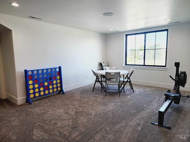Experience 5 acres of space and a custom-built residence - photo 17