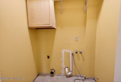 Welcome to 928 Courthouse Rd., Unit 22 in Gulfport! This - photo 25