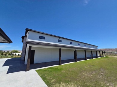Experience 5 acres of space and a custom-built residence - photo 28