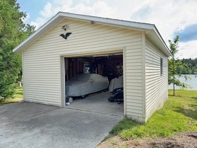 Large lot w/131' of frontage on spring-fed, all-sport, 80 acre - photo 37