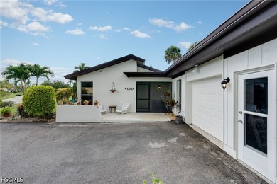 Welcome to this beautifully maintained attached villa in - photo 3