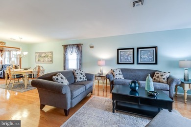 Welcome to this beautifully maintained expanded Gladwin model - photo 4