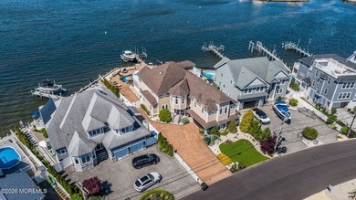 Welcome to one of the most extraordinary waterfront estates ever - photo 1