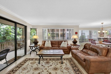 Beautifully maintained 2-bedroom, 2-bath first-floor corner - photo 2