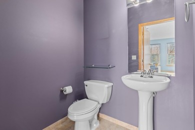 Experience elevated North Loop living in this stunning top-floor - photo 14