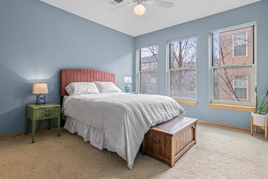 Experience elevated North Loop living in this stunning top-floor - photo 15