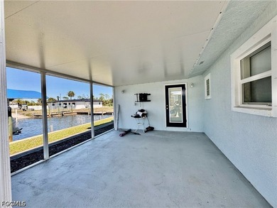 Pirate Harbor ! Beautifully remodeled 3-bedroom, 2-bath - photo 18